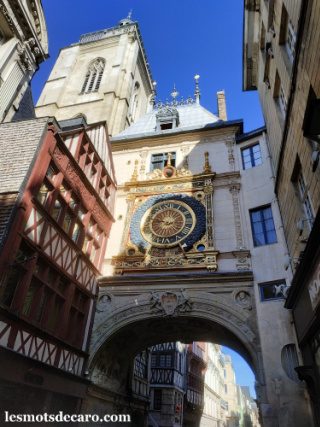 Le Gros Horloge, point d'orgue de la rue piétonne du même nom.